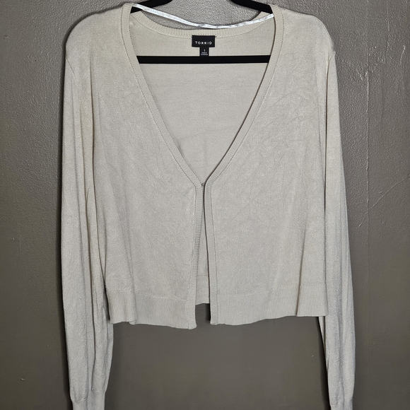 torrid Sweaters - 💥Sale💥NWOT Torrid Beige Women's Cardigan